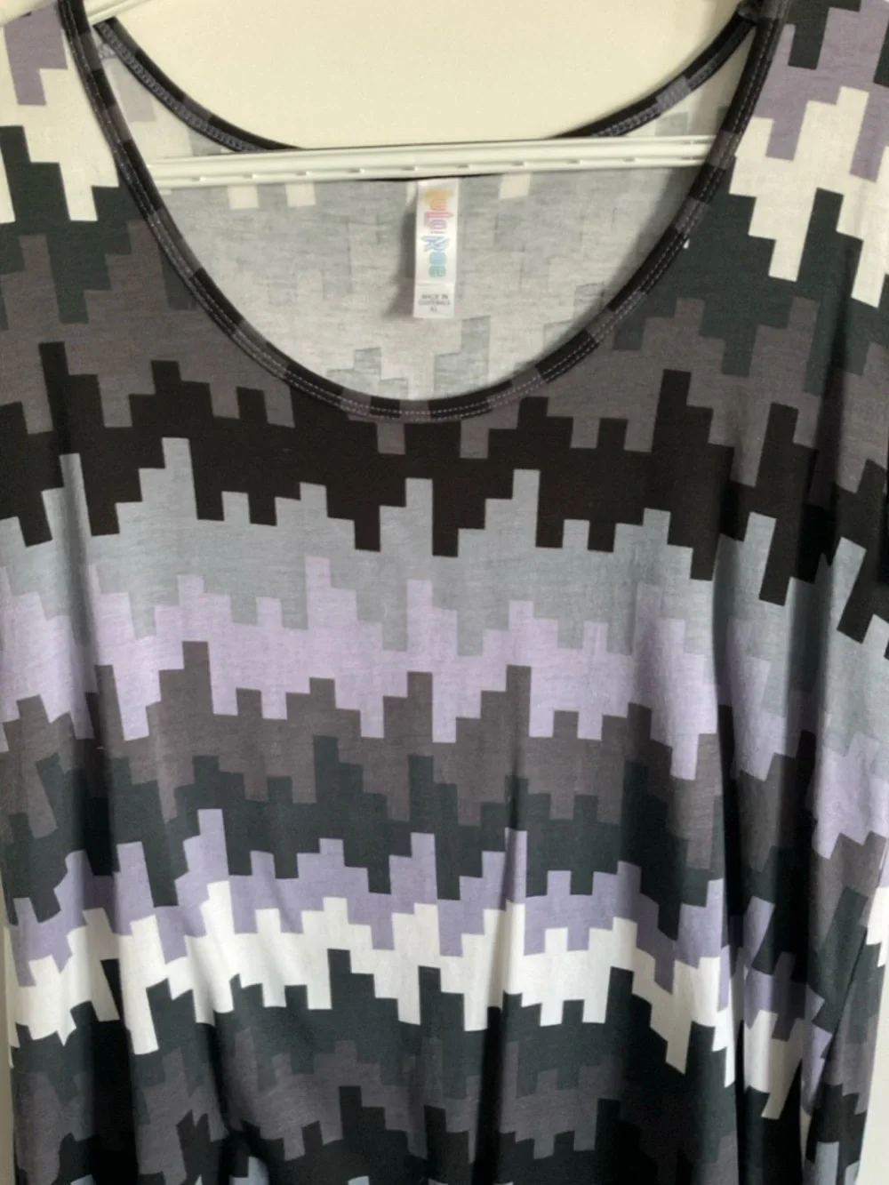 LuLaRoe Classic Shirt Tee in Black, Gray & Lavender XL - Picture 5 of 12